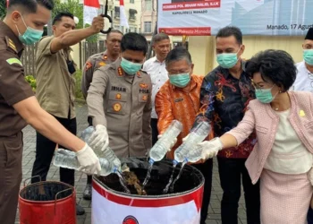Minuman Keras Captikus dan Obat Keras Hasil Razia Dimusnahkan Polresta Manado