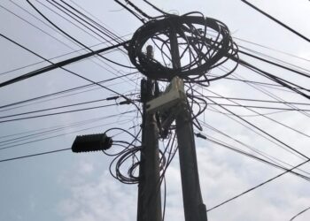 Pemuda Kampung Cikuning Kecam Maraknya Perusahaan Wifi Ilegal di Kecamatan Sobang, Berpotensi Pidana