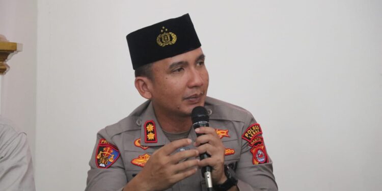 Kapolres Lebak Laksanakan Jumling di Masjid Jami’ Baitul Muttaqin Cileles