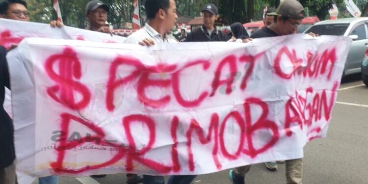 Gelar Demo, Puluhan Wartawan Desak Bongkar Semua Dalang Pelaku Kekerasan di Serang : Tangkap Semua Pelaku