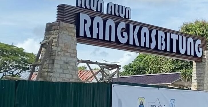 Pembangunan Alun-alun Diduga Dikerjakan Asal Jadi, Aktivis Mahasiswa Pertanyakan Pengawasan DPRD Lebak